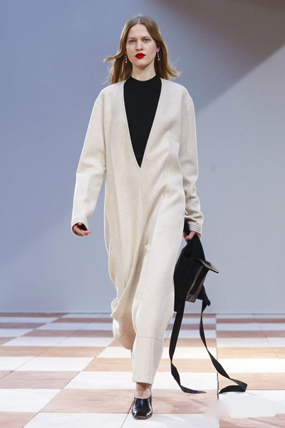 Celine2015秋冬 穿白球鞋的现代女诗人-服装配饰/单品-服装设计网